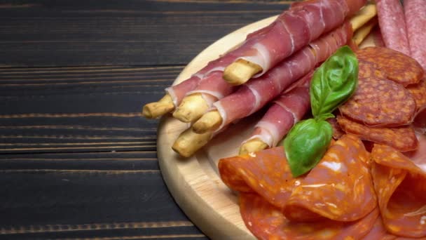 Видео Итальянской Мясной Тарелки Slized Fucciutto Scenage Grissini — стоковое видео