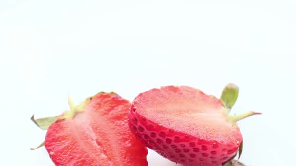 白色背景的草莓 — 图库视频影像