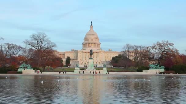 Una Toma Estática Del Capitolio Estados Unidos Durante Día — Vídeo de stock