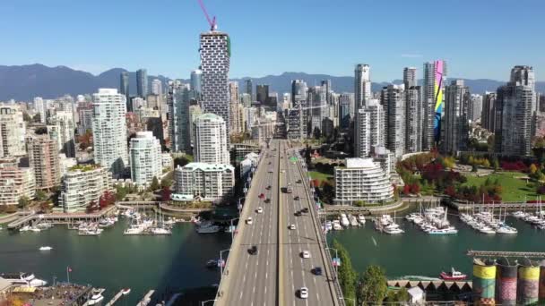 Gefrorene Drohne Über Vancouver Downtown Bridge Kanada — Stockvideo