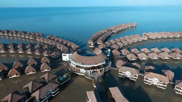 Letecký Snímek Dechberoucí Tvar Dlaně Avani Sepang Goldcoast Resort — Stock video