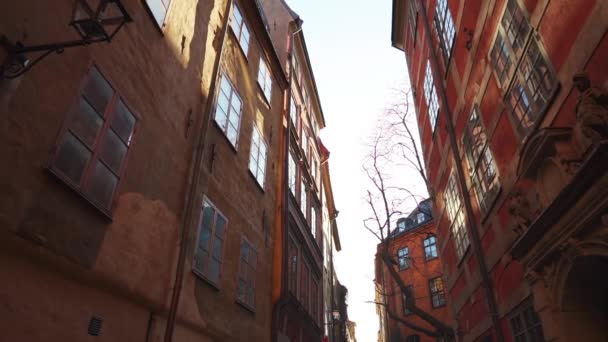 北欧旧城公寓大楼街 斯堪的纳维亚窗口 — 图库视频影像