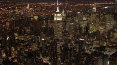 Gece vakti New York 'ta Yüksek Binaların Çekimi