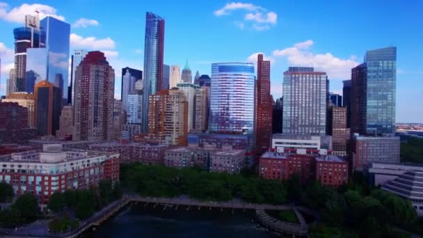 Volando Sobre South Cove Battery Park City Lower Manhattan Financial — Vídeo de stock