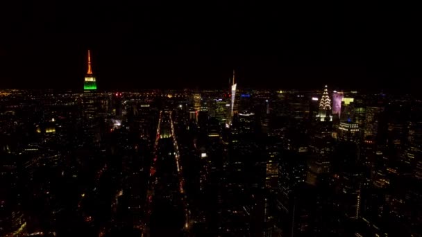 ミッドタウン上空を飛ぶヘリコプター マンハッタンの高層ビル — ストック動画