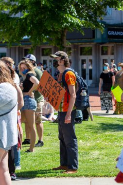 Wausau, Wisconsin, ABD - Haziran, 6, 2020 Siyahların yaşamları için protestocular / Nefes alamıyorum 400 blokta toplanıyor.