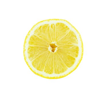 Beyaz arka planda izole edilmiş taze yeşil limon narenciyesi..