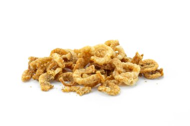 İzole edilmiş beyaz arka planı olan domuz derisi ya da domuz çatırtısı..