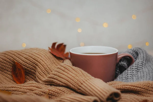 Table Two Cozy Sweaters Rolled Hot Cup Coffee Autumn Dry — Stock Photo, Image