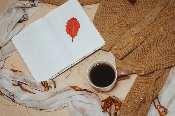 Open Daily Diary Empty Pages Cup Hot Coffee Beige Cardigan — Stock Photo, Image