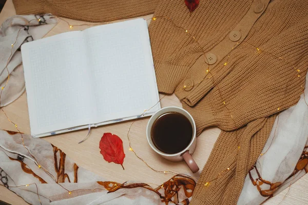 Open Daily Diary Empty Pages Cup Hot Coffee Beige Cardigan — Stock Photo, Image