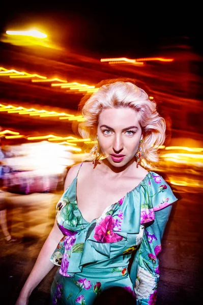 Blond Girl Walking San Marco Square Venice Italy Night Shooting — Stock Photo, Image