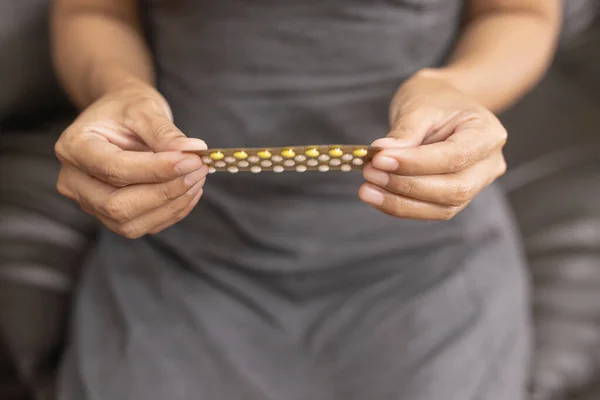 Woman Holding Combined Oral Contraceptive Pill Gynecology Concept — Stock Photo, Image