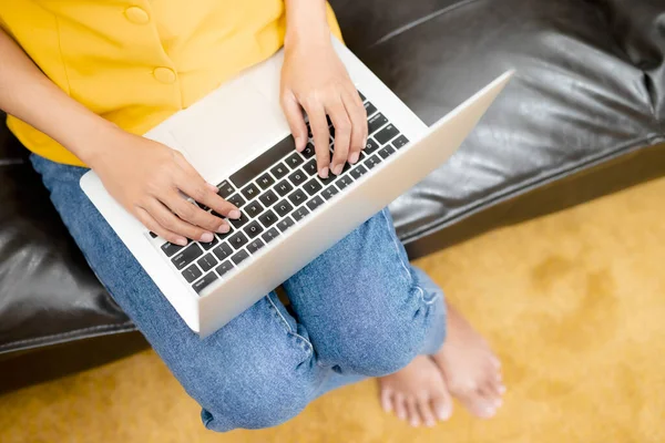 Tecleo Mano Teclado Del Ordenador — Foto de Stock