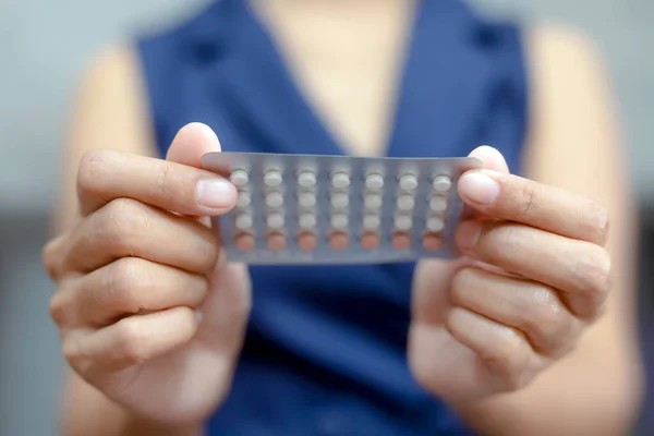 Woman Holding Combined Oral Contraceptive Pill Gynecology Concept — Stock Photo, Image