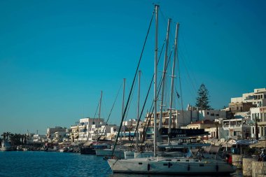 Naxos limanı ve denizi