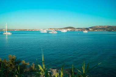 Yunan Ortodoks Kilisesi 'nin bakış açısından Paros adası ve plajı
