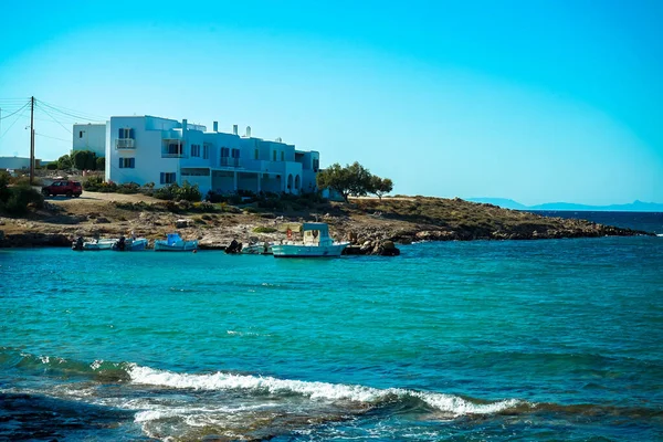 Ilha Paros Praia Vista Uma Igreja Ortodoxa Grega — Fotografia de Stock