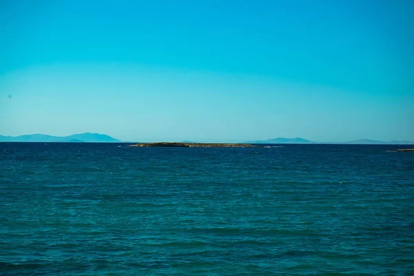 Isola Spiaggia Paros Dalla Vista Una Chiesa Greco Ortodossa — Foto Stock