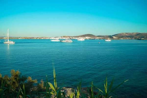 Yunan Ortodoks Kilisesi 'nin bakış açısından Paros adası ve plajı