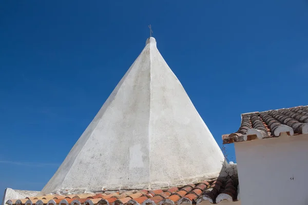 Nossa Senhora Rocha Algarve 포르투갈 십자가와 타워의 외관에에서 화이트 타일의 — 스톡 사진