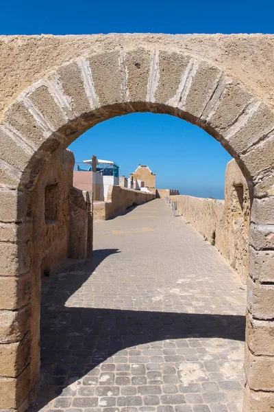 Patrimonio Histórico Antigua Fortaleza Portuguesa Puerta Con Arco Hecha Piedras —  Fotos de Stock