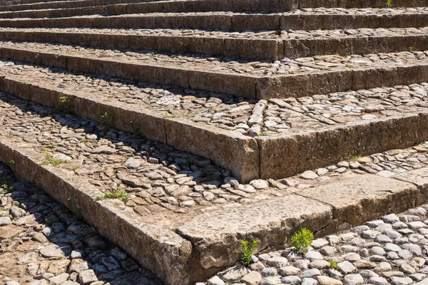 楼梯的结构 由石头室外 包括他们的角落 小植物之间的石头 Estoi 葡萄牙 — 图库照片