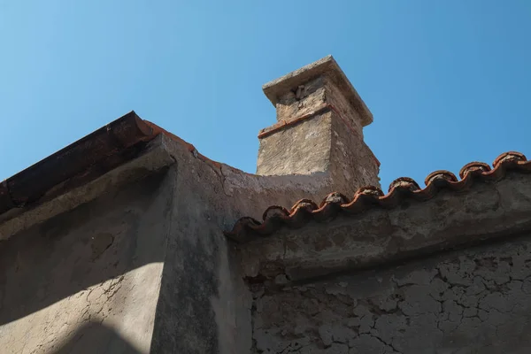 Detail Old House Structured Wall Light Shadow Edge Roof Ceramics — Stock Photo, Image