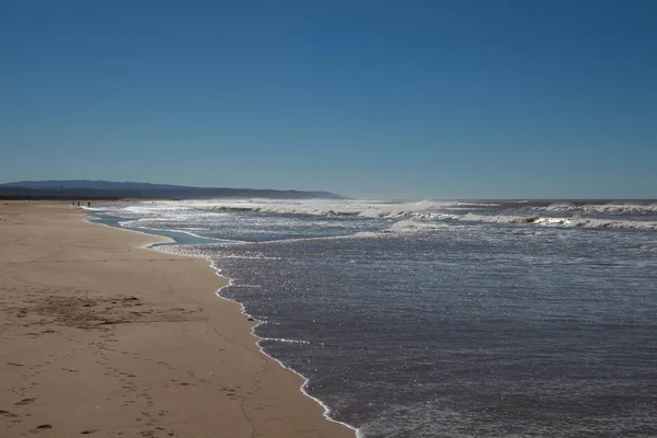 Spiaggia e oceano, Sidi Kaouki, Marocco — Foto Stock