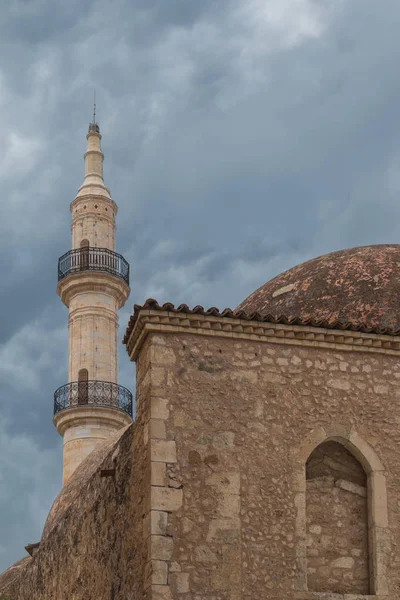 Tower and building of the Neratze Mosque — Stock Photo, Image