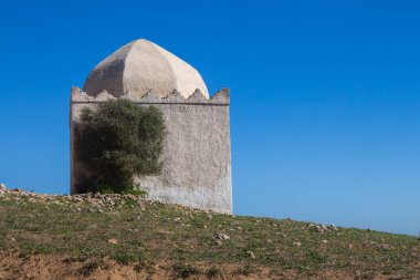 Bir tepede Şapel/Cami, Fas
