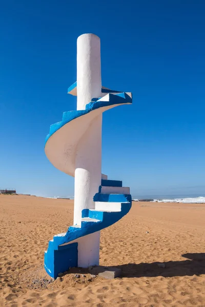 Torre de salvavidas, Playa Beddouza, Marruecos — Foto de Stock
