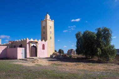 Allahu Akbar ile cami-Tanrı en büyük