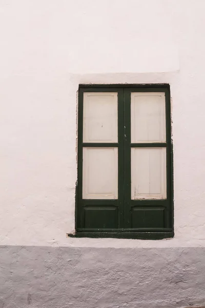 Venster met groen frame, Tenerife — Stockfoto