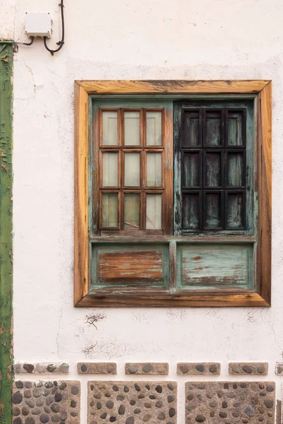 Fenster mit grünem Rahmen, Teneriffa — Stockfoto