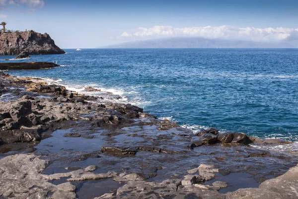 Orilla del océano Atlántico en Tenerife Oeste, España — Foto de Stock