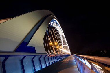 Gece Apollo Köprüsü, Bratislava, Slovakya