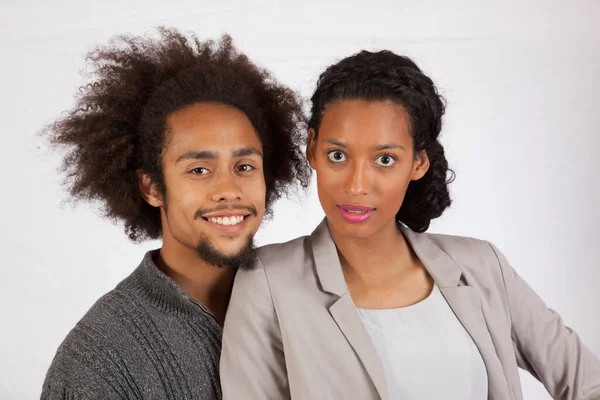 Romántica Pareja Negra Junto Con Sonrisas —  Fotos de Stock