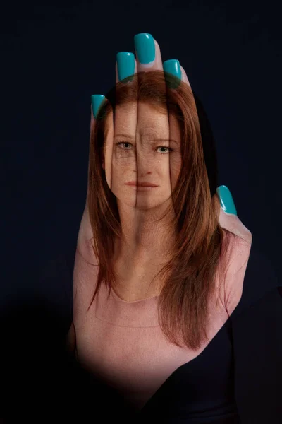 Vit Kvinnas Ansikte Hand — Stockfoto