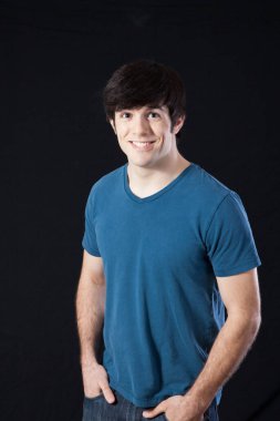 Gülümseyen mutlu bir adam