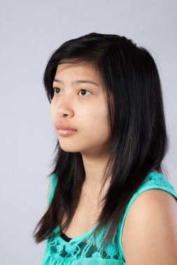 Düşünen güzel Asyalı kadın