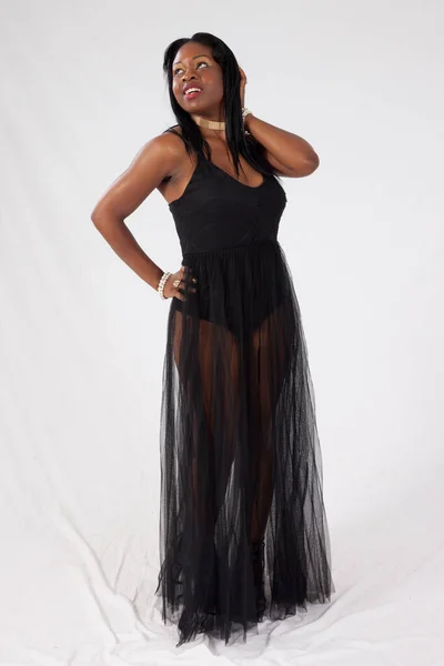 Bonita Mujer Negra Vestida Negro —  Fotos de Stock