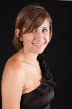 Gülümseyen güzel bir kadın