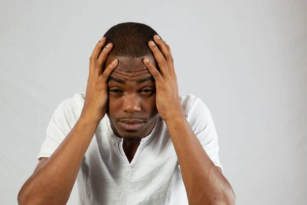 Hombre Negro Que Parece Enojado Frustrado —  Fotos de Stock