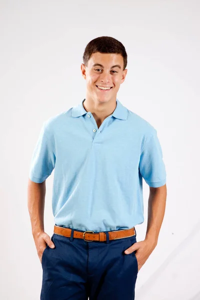 Homem Bonito Feliz Uma Camisa Azul — Fotografia de Stock