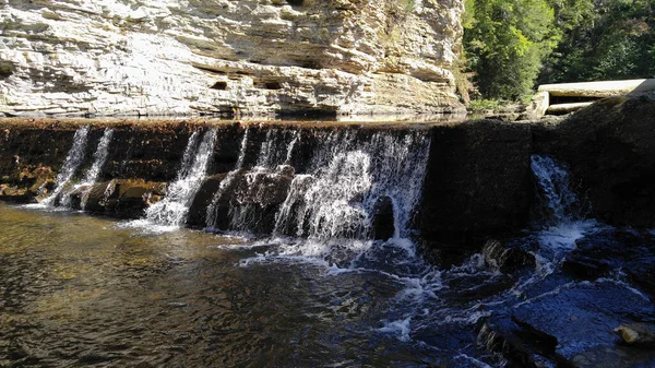 Wasserfall Freien Mit Felsen — Stockfoto