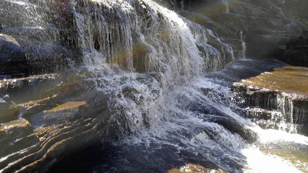 Cachoeira Livre Com Pedras — Fotografia de Stock