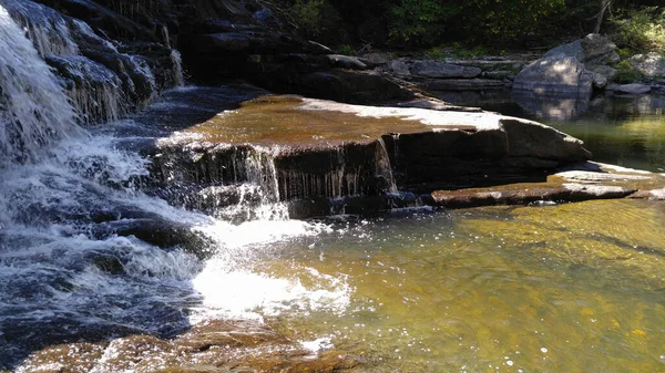 Wasserfall Freien Mit Felsen — Stockfoto