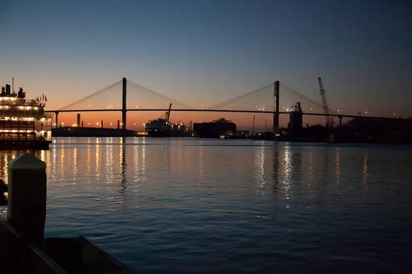 Savannah Daki Talmadge Memorial Köprüsü Gün Batımında — Stok fotoğraf
