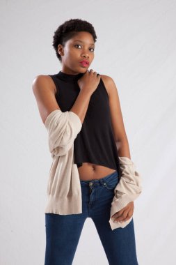 Güzel bir kadın düşünceli bir ruh hali içinde